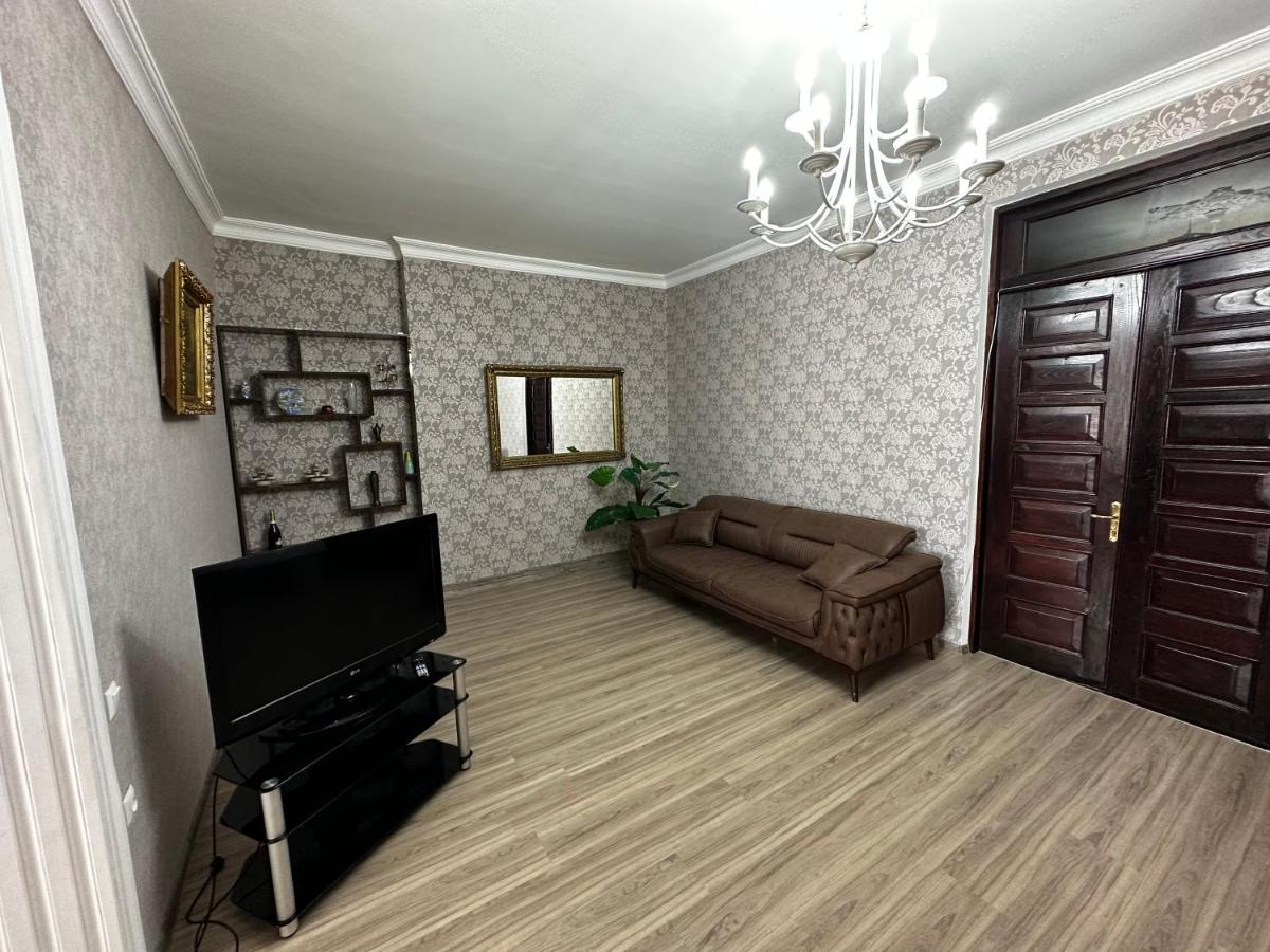 Heart Of Boulvard Apartment Batumi Bagian luar foto